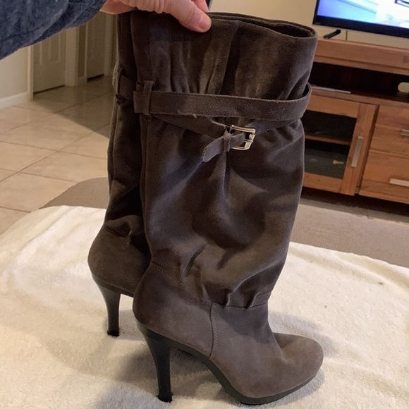 Michael Kors Kincade suede slouchy boots. - Picture 12 of 14